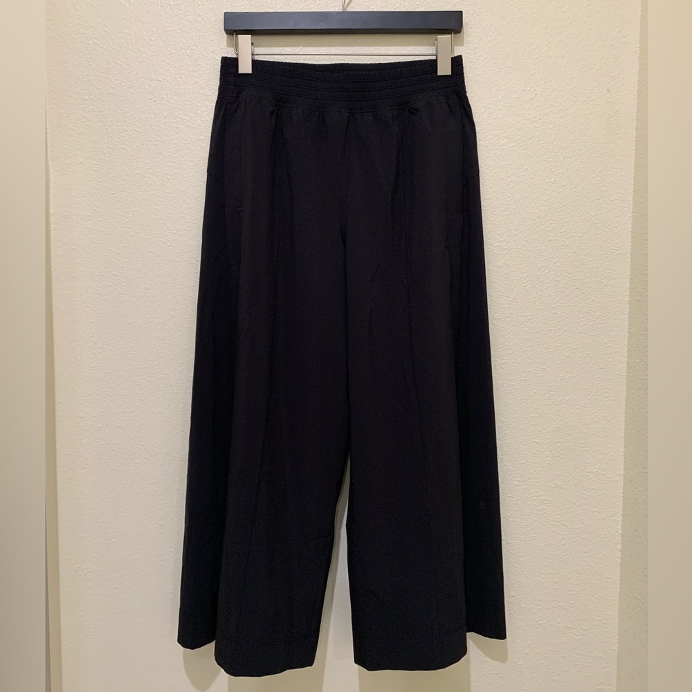 Lululemon Wide Leg Cropped Pants